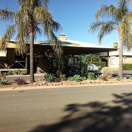 Lake Forbes Motel Exterior foto